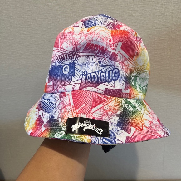 Miraculous Ladybug Spring 2022 CultureFly Collectors Box Limited Bucket Hat - Picture 2 of 6